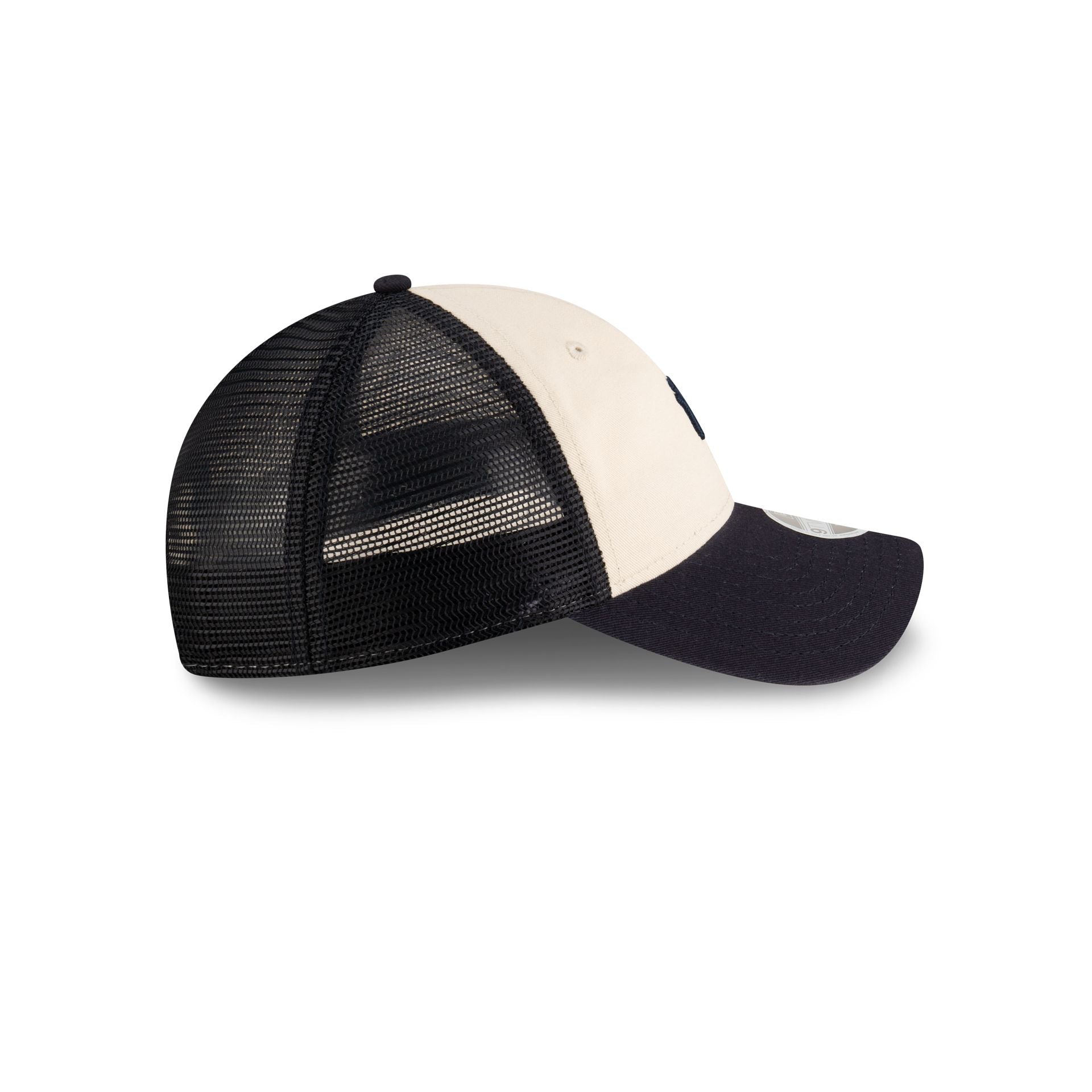 New York Yankees Women's Navy 9TWENTY Trucker Hat - Image 5