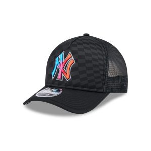 New York Yankees Gradient Raceway 9FORTY M-Crown A-Frame Trucker Hat