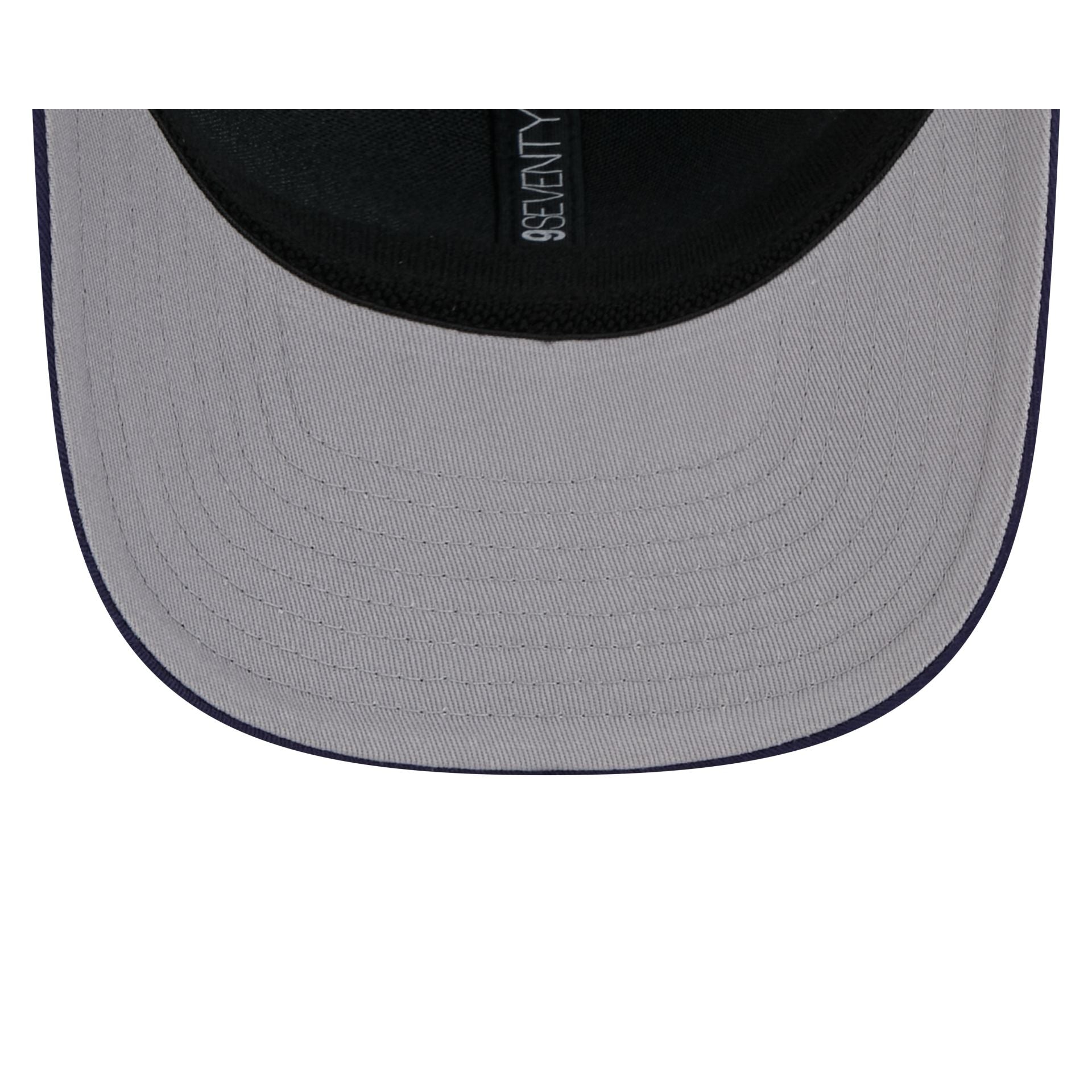 Toronto Maple Leafs Team 9SEVENTY Trucker Hat - Image 7