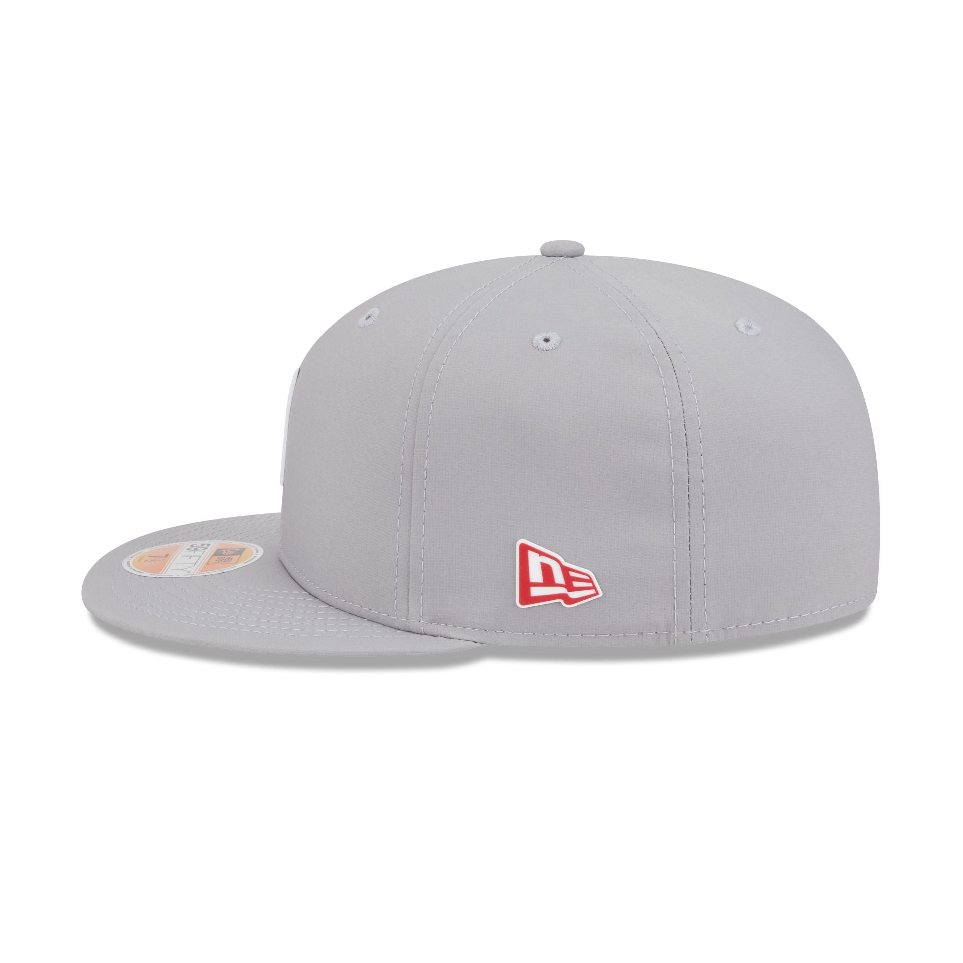 Tampa Bay Buccaneers 2025 Sideline Hot Weather Gray 59FIFTY Fitted Hat - Image 4